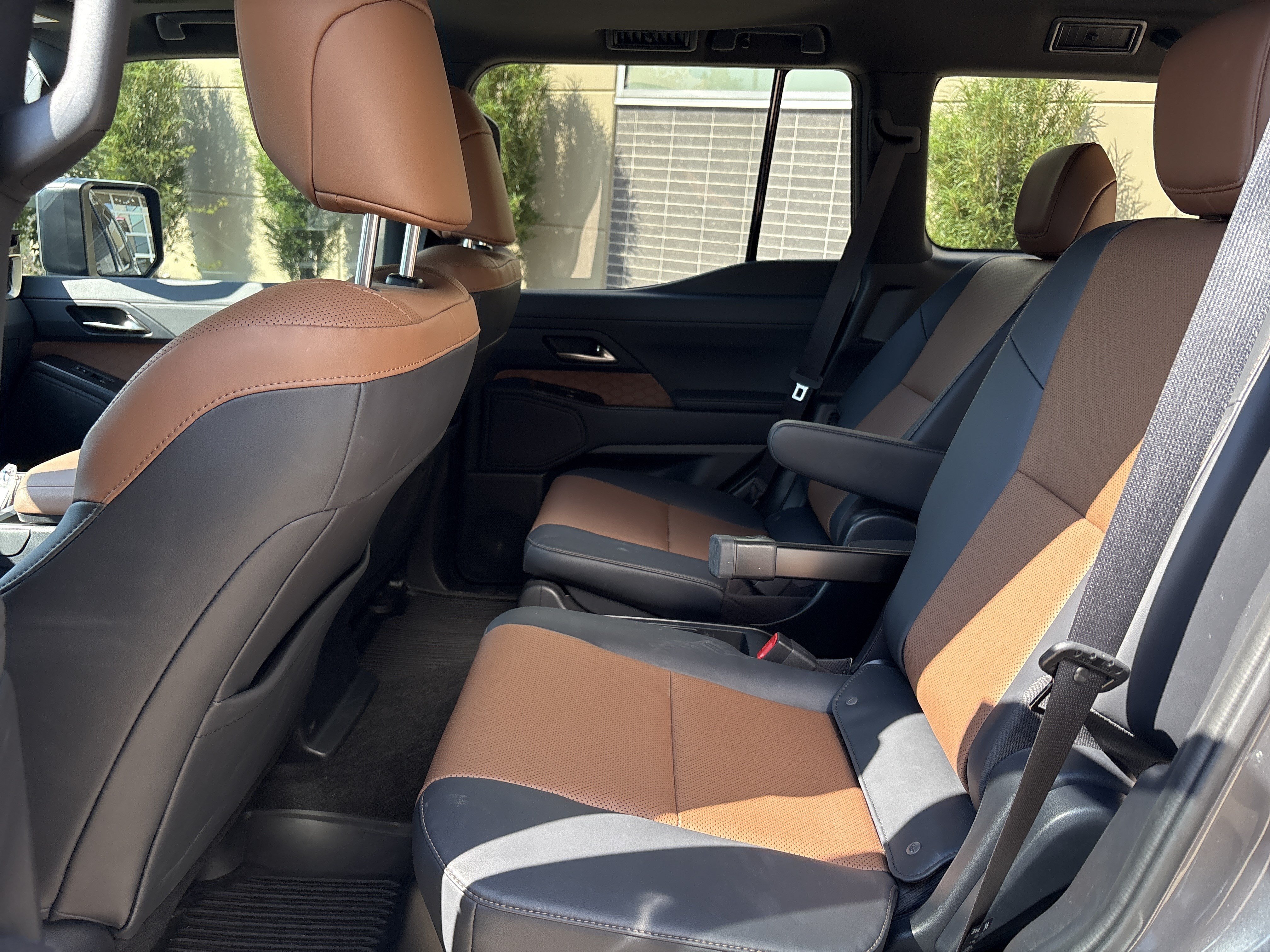 Used 2025 Lexus GX 550 w/ Cold Area Package AWD/4WD image 31