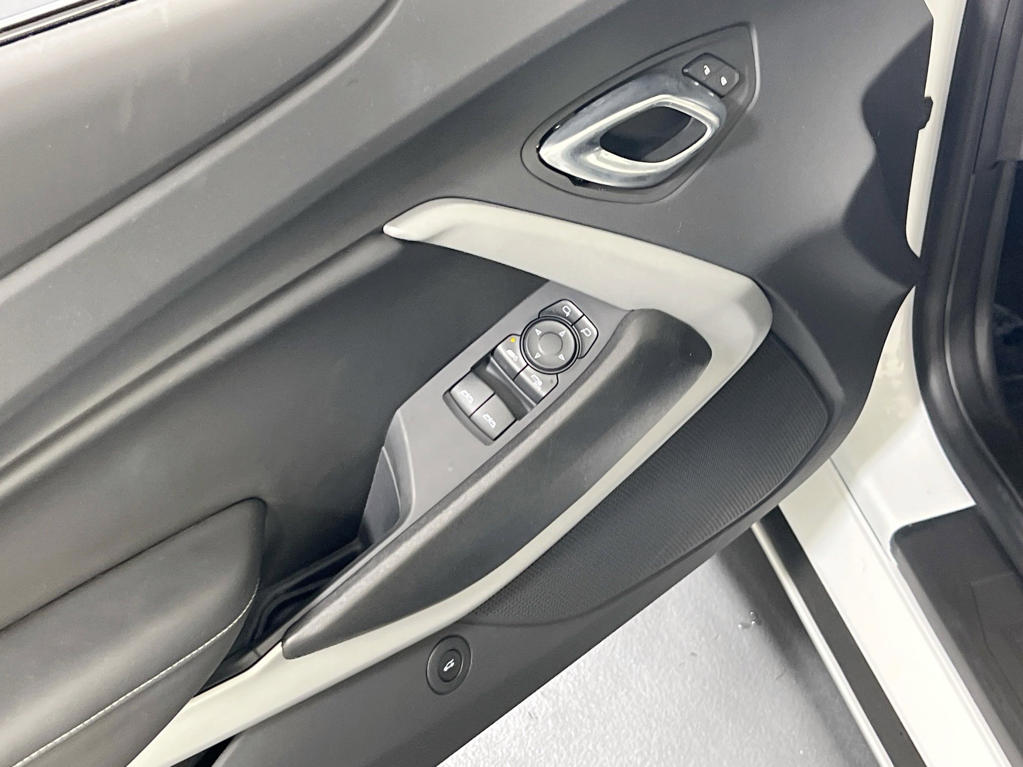 Used 2023 Chevrolet Camaro LT image 17