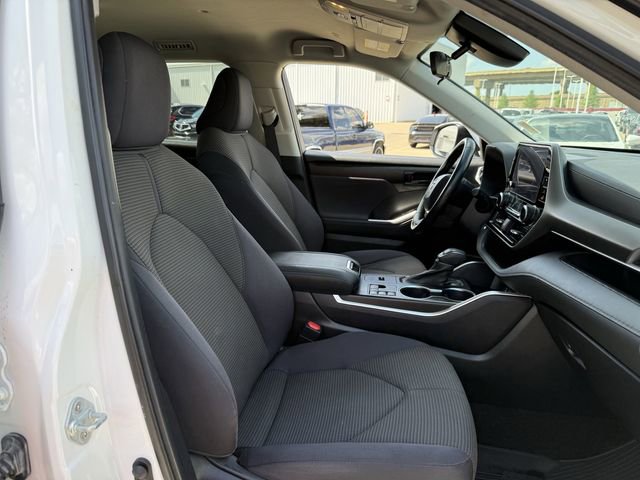 Used 2023 Toyota Highlander LE image 29