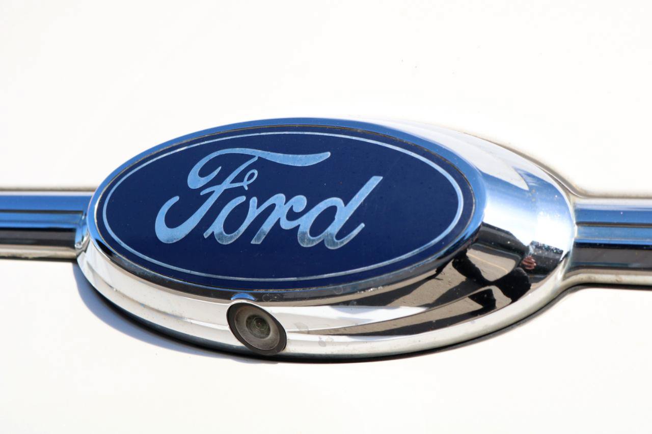 Used 2019 Ford Taurus SEL w/ Equipment Group 201A FWD image 13