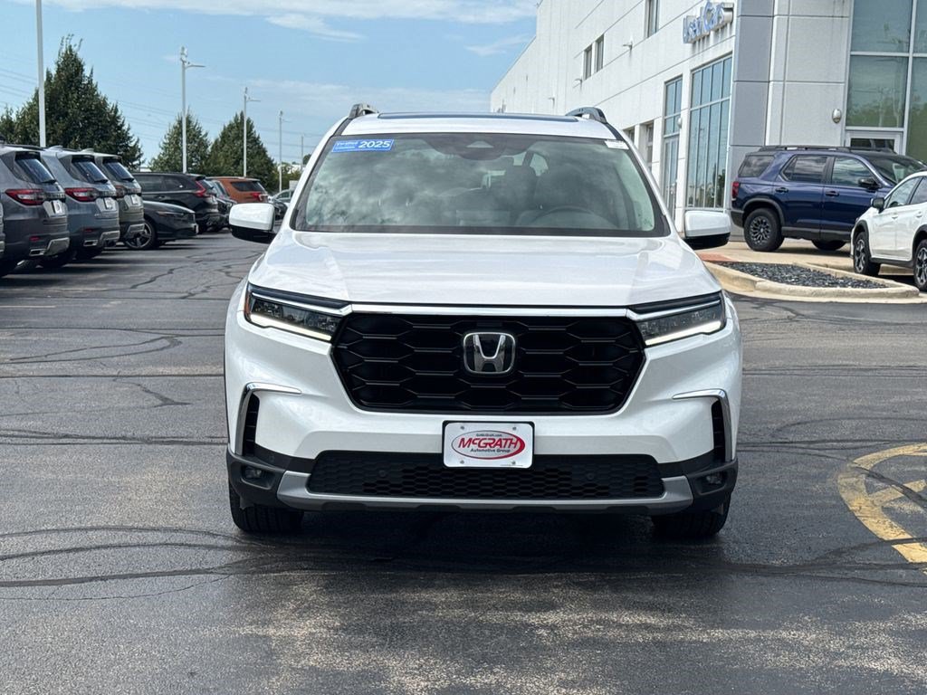 Certified 2025 Honda Pilot Touring image 5