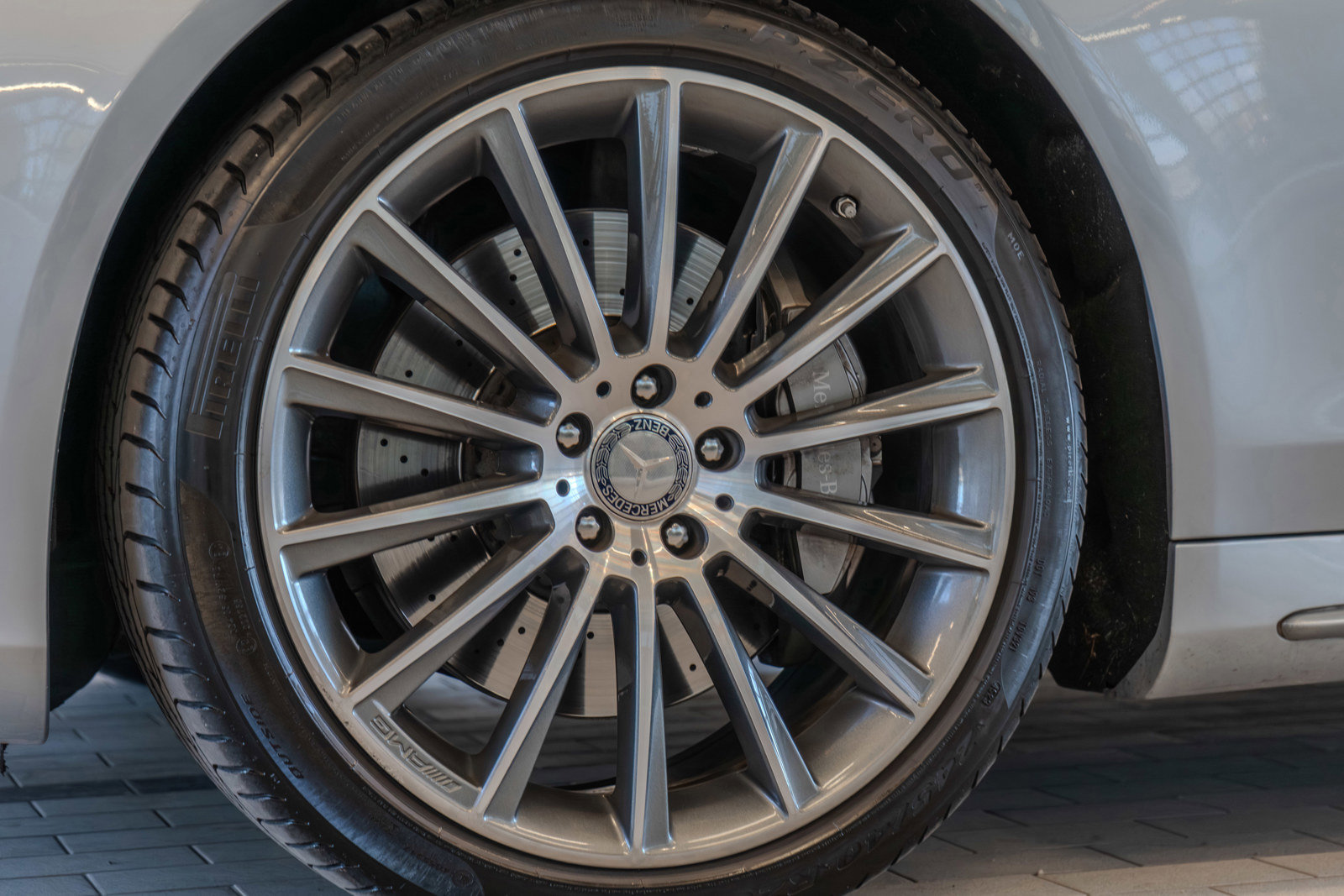 Used 2015 Mercedes-Benz S 550 Sedan image 30