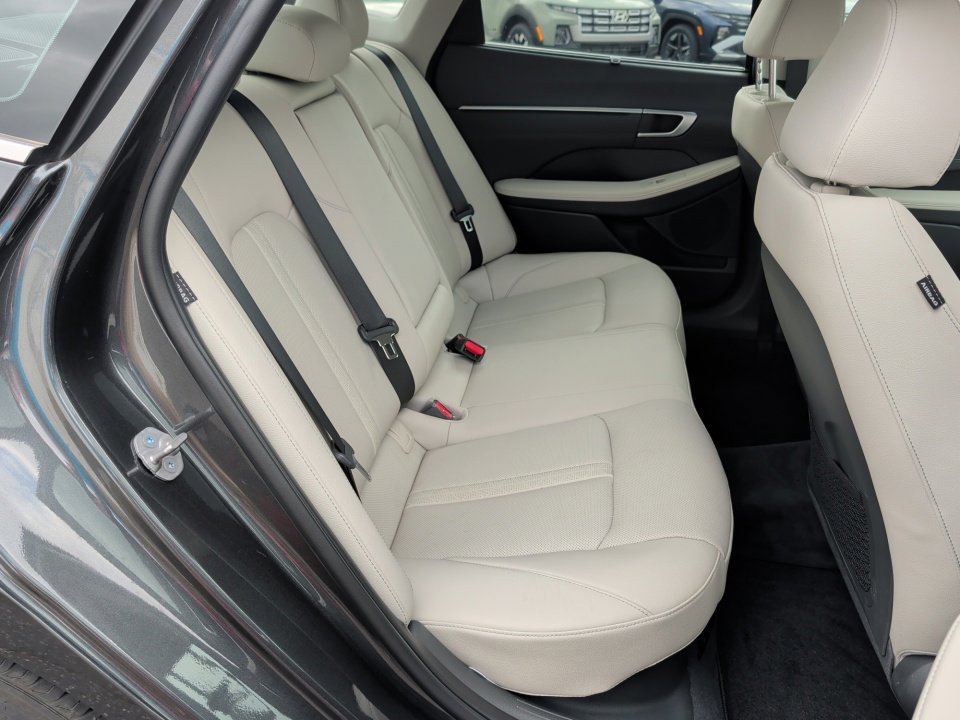 Certified 2025 Hyundai Sonata Limited FWD image 29