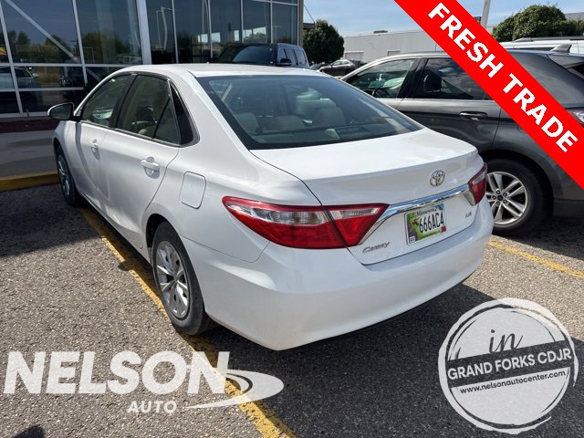 Used 2017 Toyota Camry LE image 5