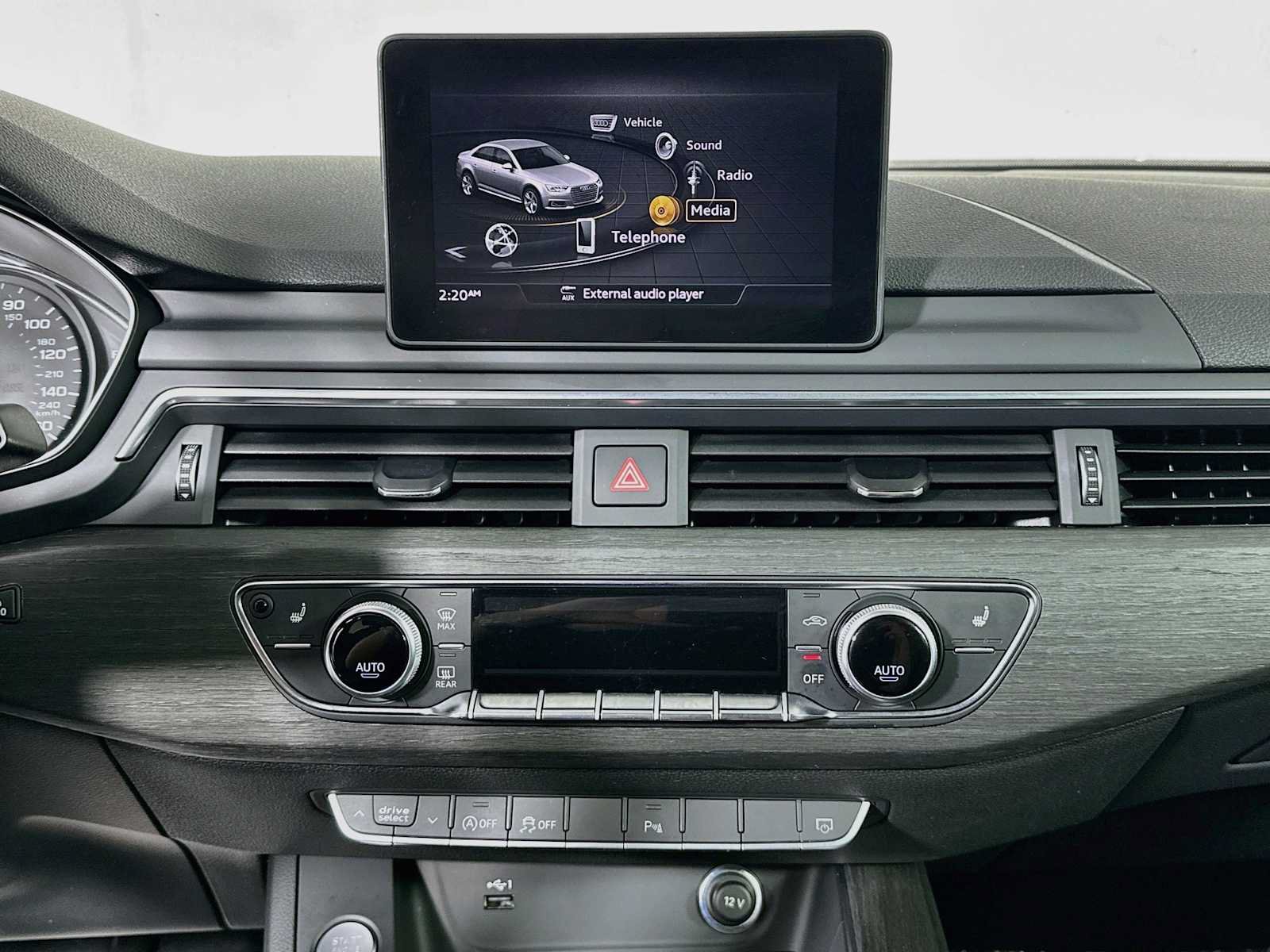 Used 2019 Audi A4 2.0T Premium FWD image 13