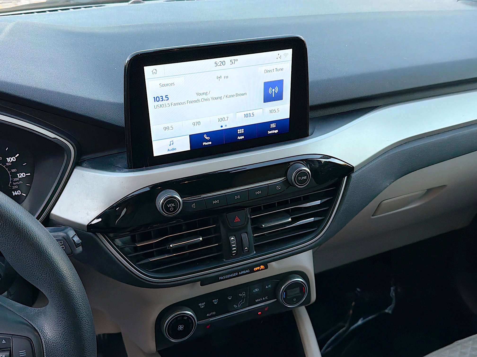 Used 2020 Ford Escape SE image 25