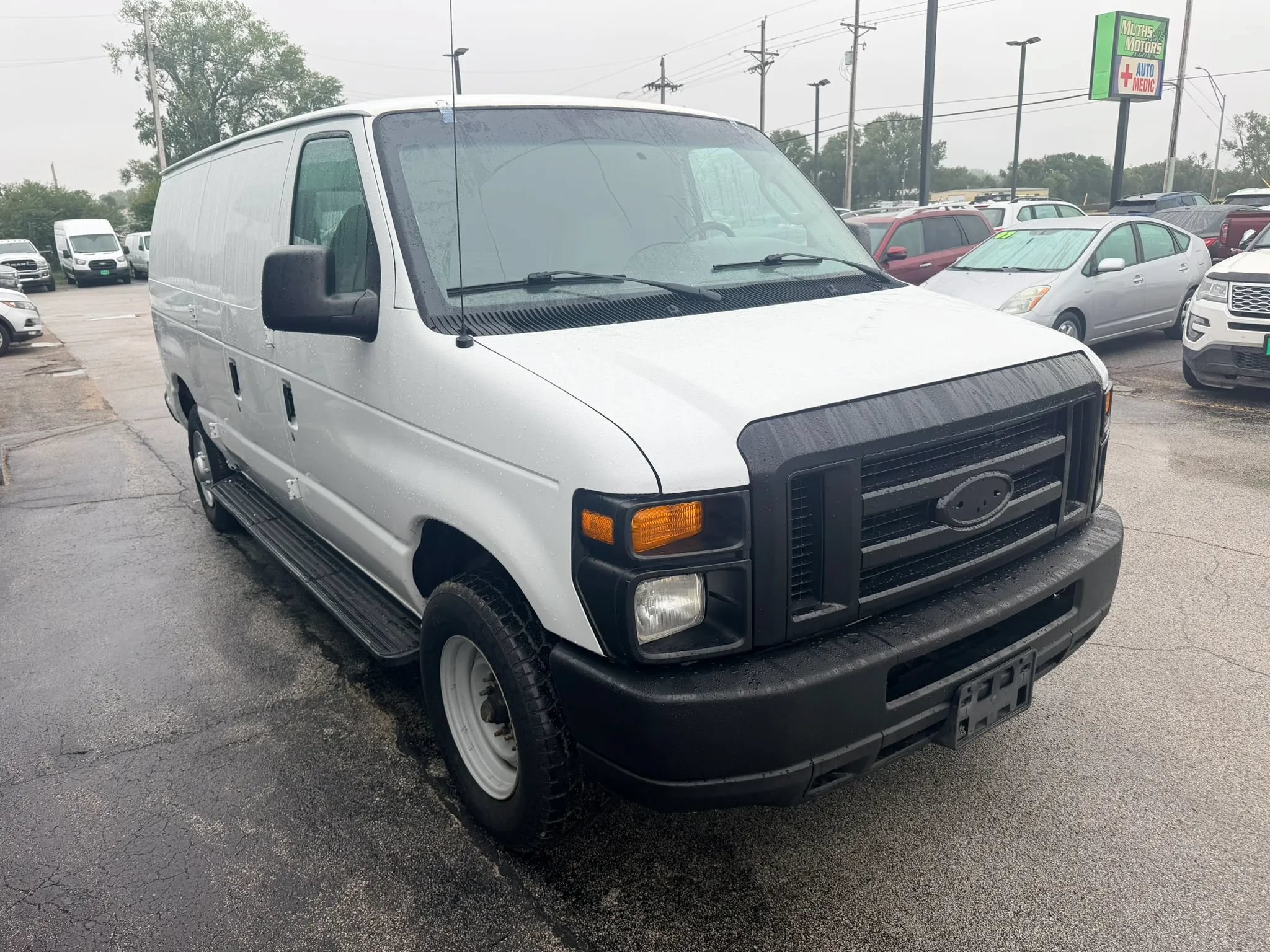 Used 2008 Ford E-250 and Econoline 250 RWD image 2