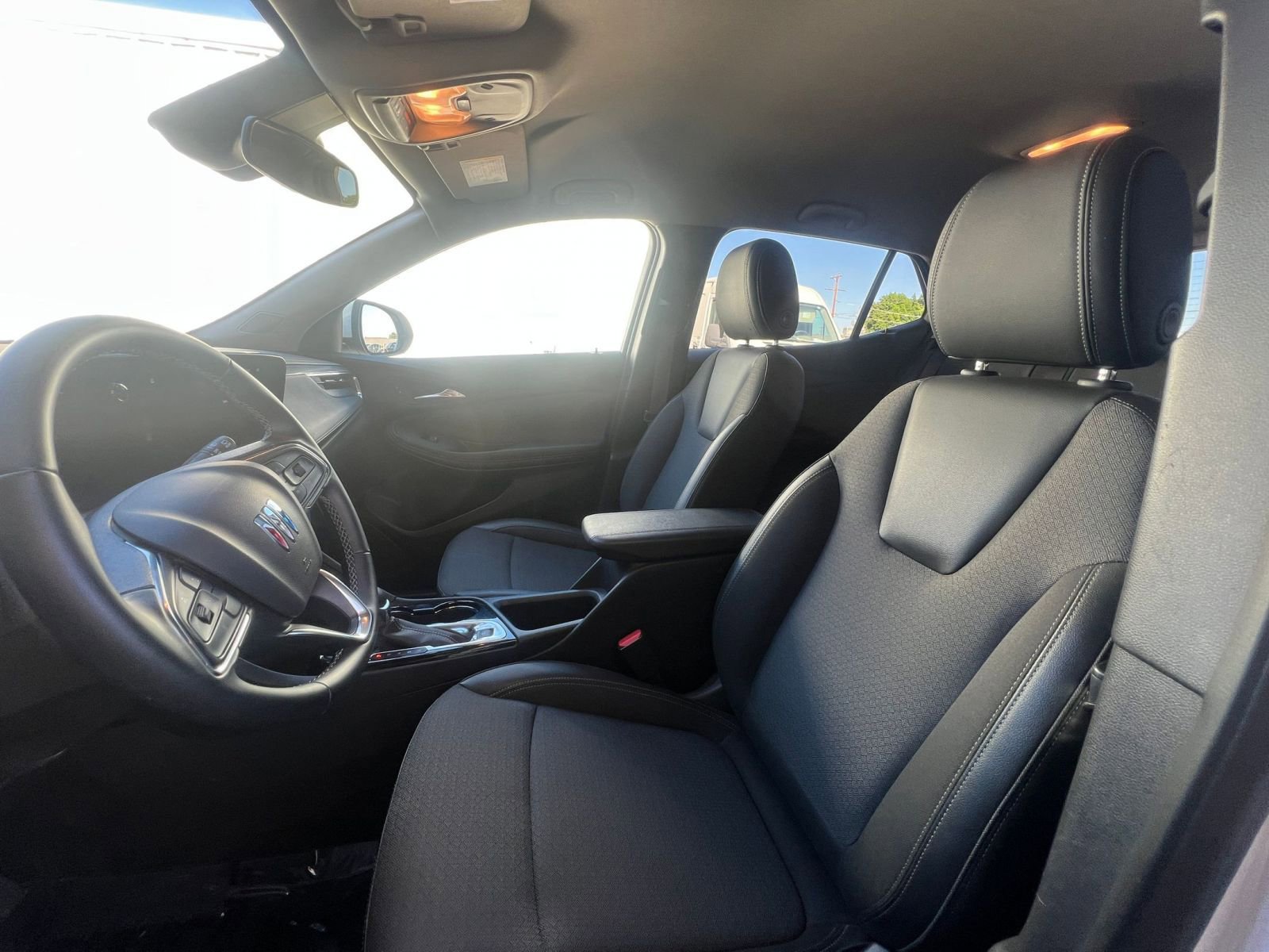 Used 2025 Buick Encore GX Preferred image 36