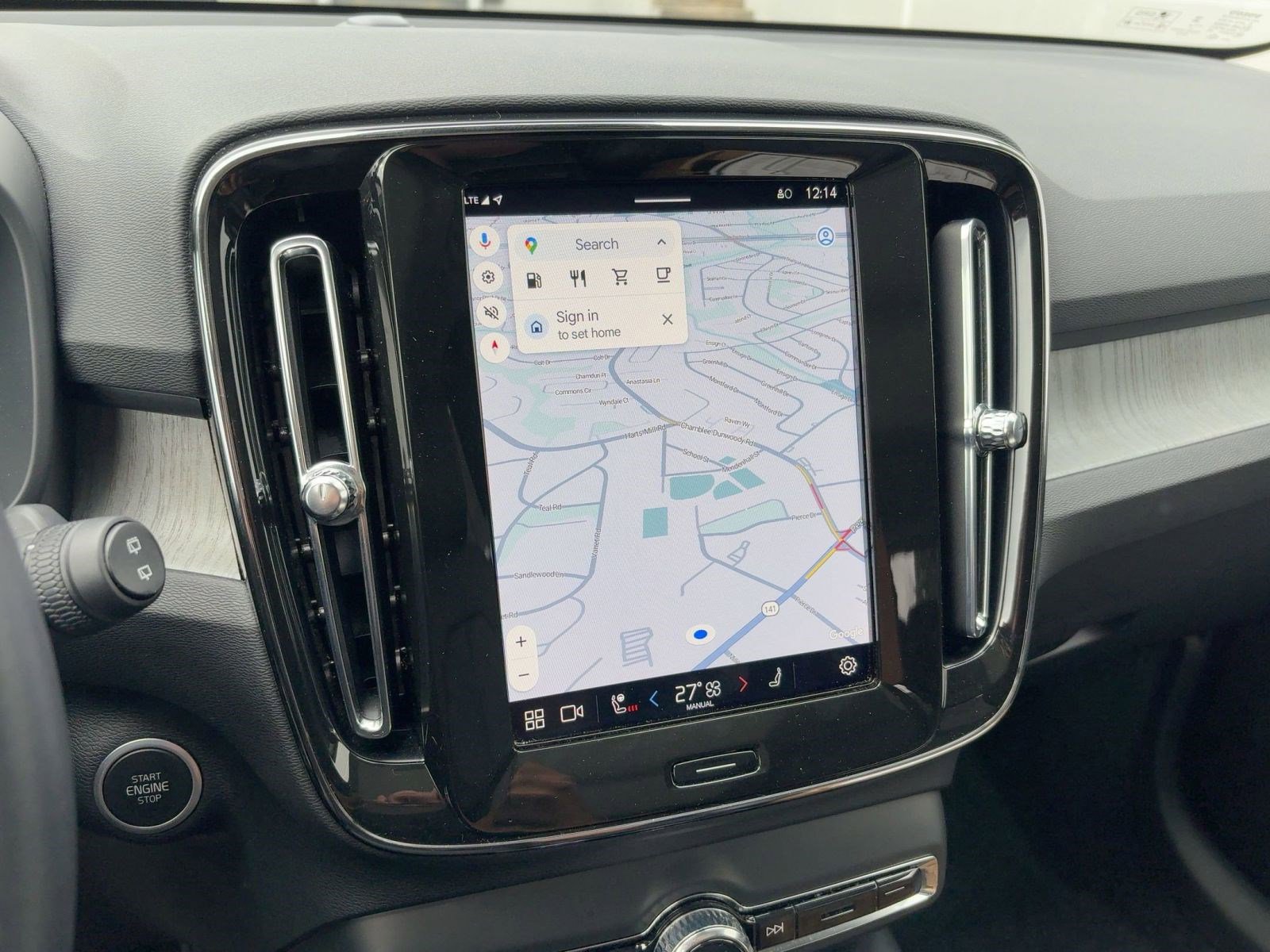 Certified 2025 Volvo XC40 B5 Plus image 22