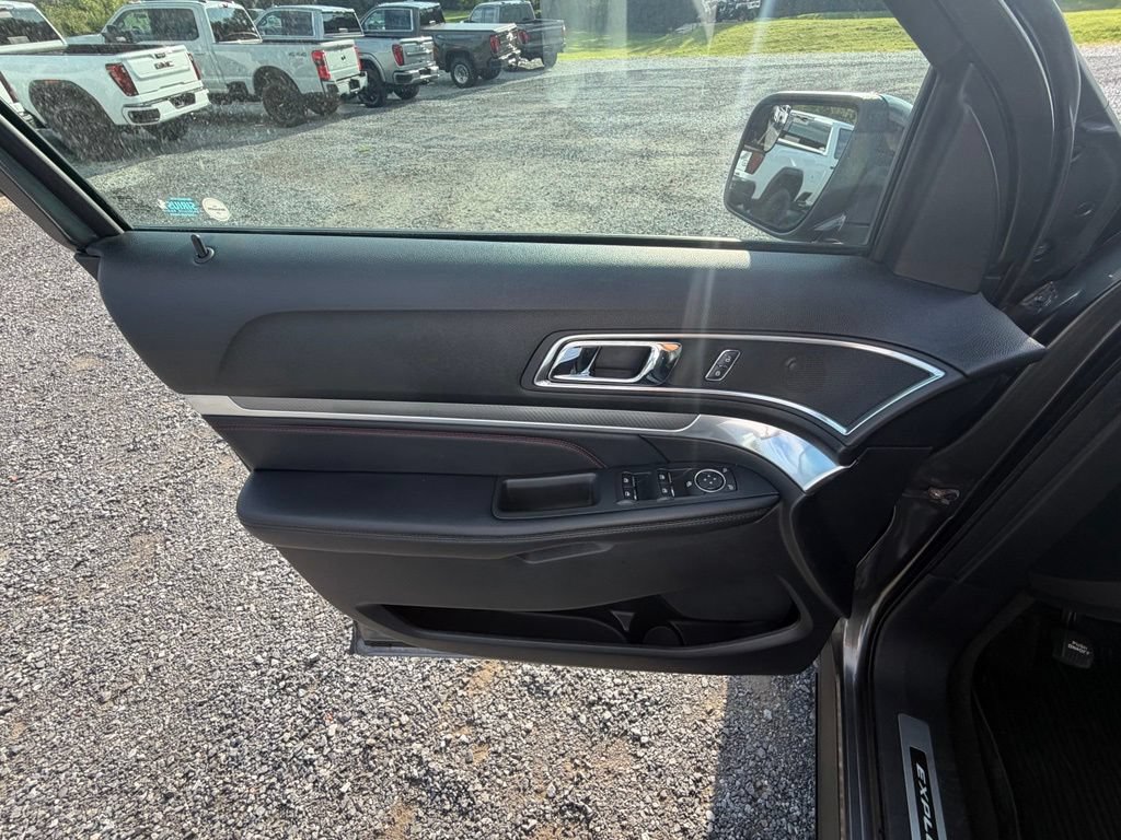 Used 2017 Ford Explorer Sport AWD/4WD image 5
