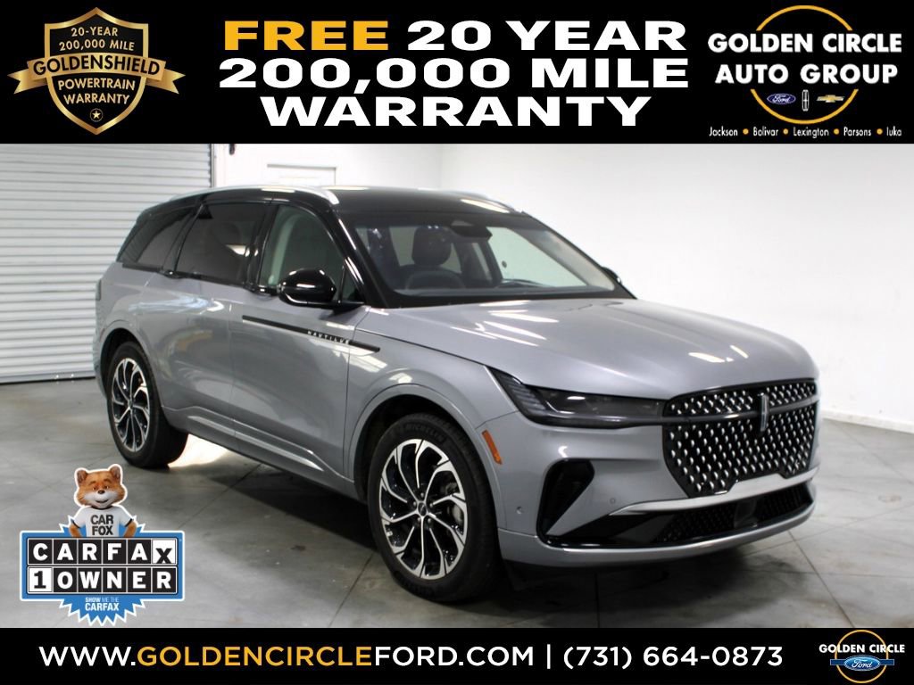 Used 2024 Lincoln Nautilus Reserve image 1