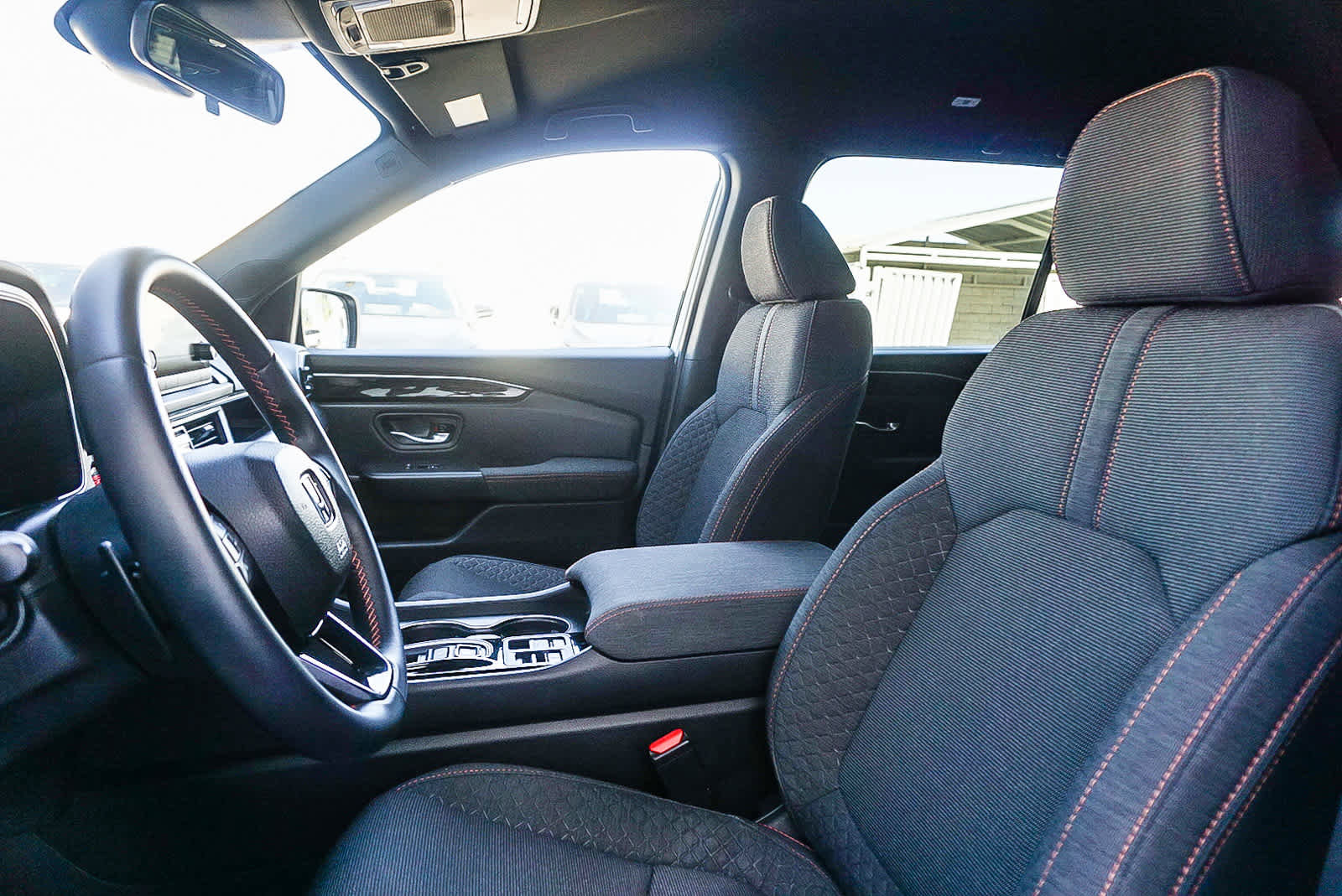 Used 2025 Honda Pilot Sport image 18