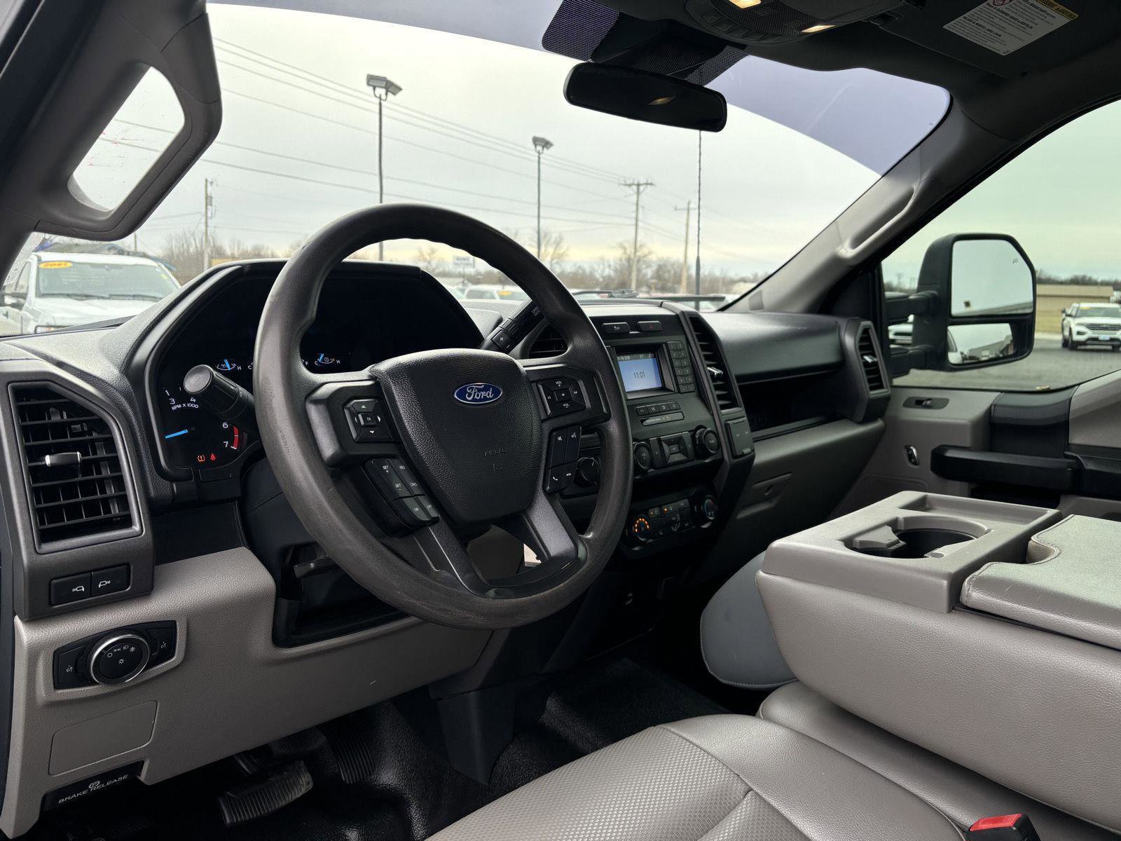 Used 2022 Ford F350 XL w/ Power Equipment Group image 10