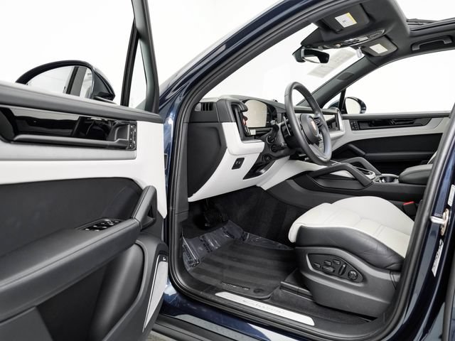 Certified 2026 Porsche Cayenne AWD/4WD image 9