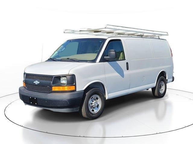 Used 2017 Chevrolet Express 2500 image 2