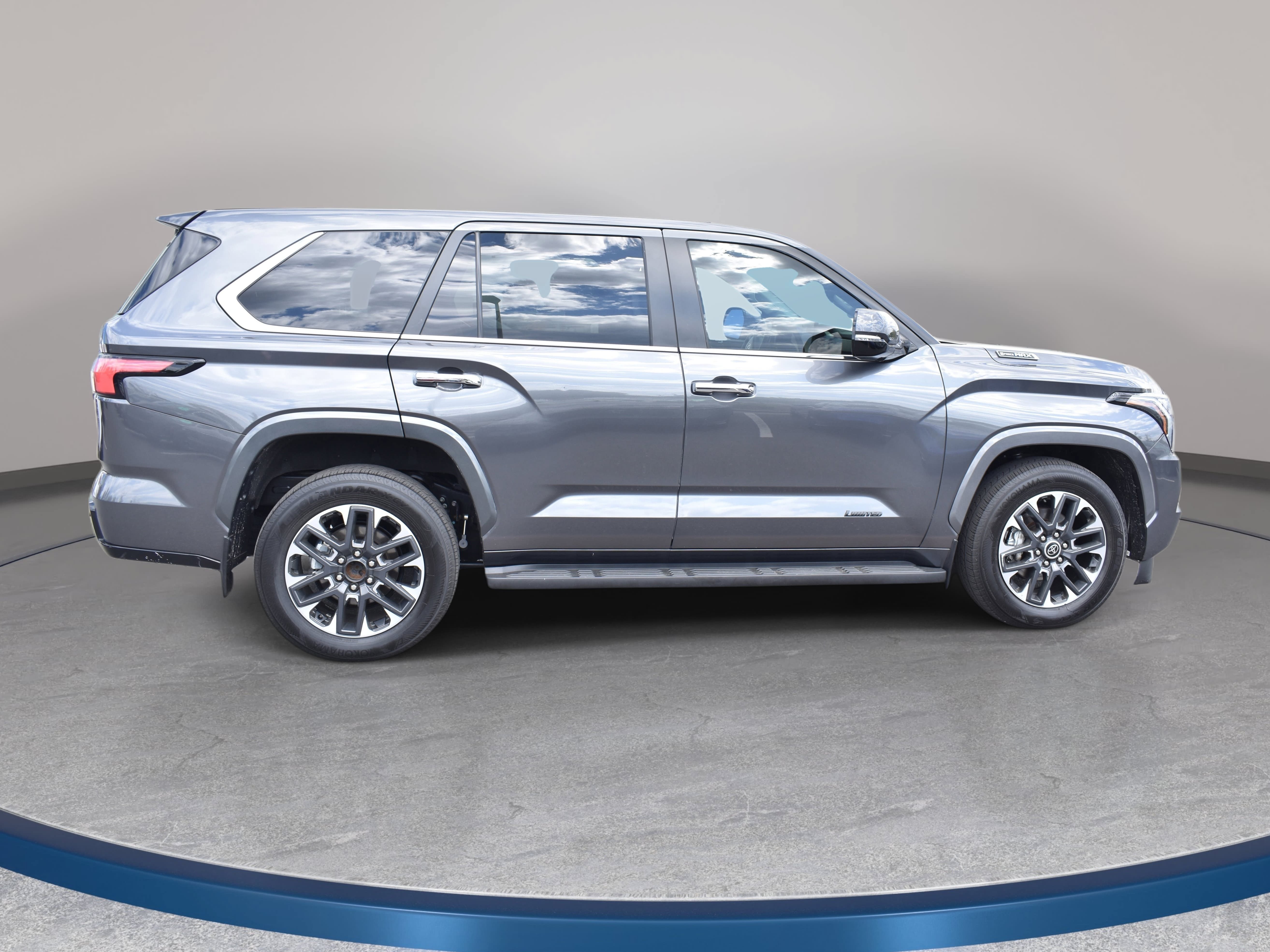 Used 2024 Toyota Sequoia Limited w/ Tow Technology Package AWD/4WD image 7