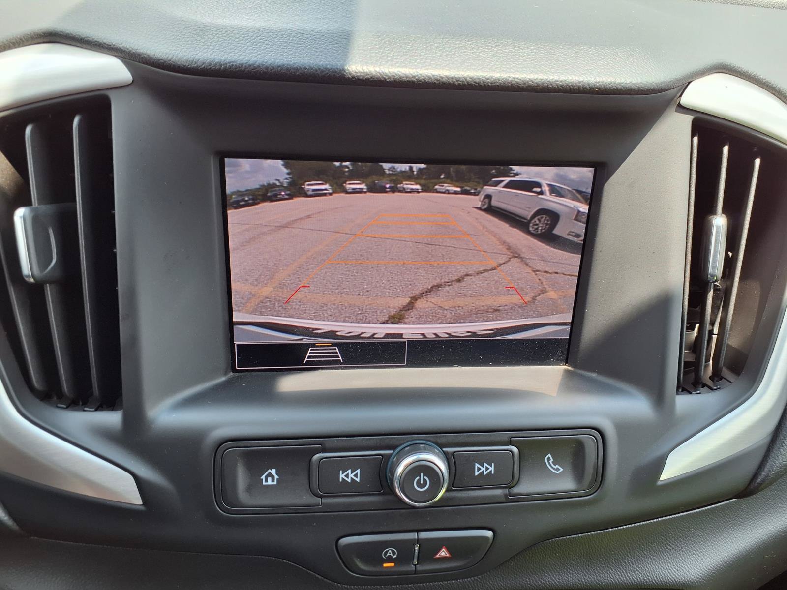 Used 2022 GMC Terrain SLE FWD image 7