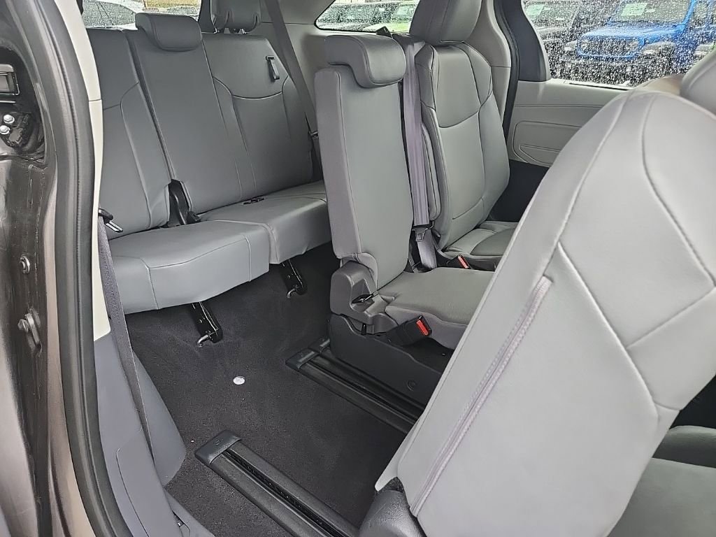 Used 2024 Toyota Sienna XLE image 83