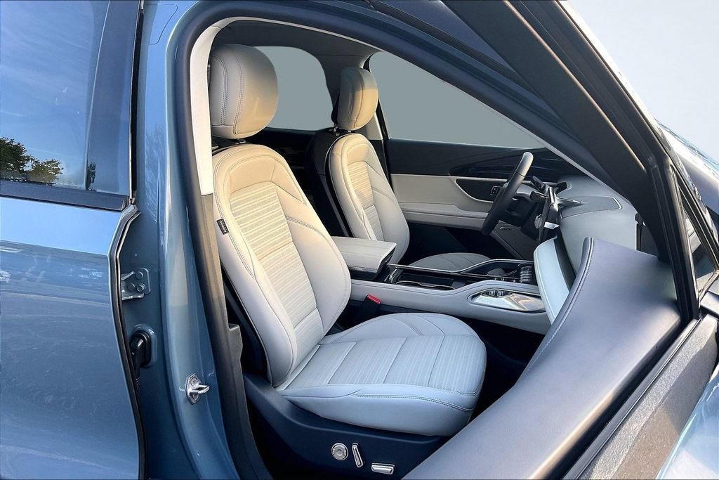 New 2026 Lincoln Nautilus Reserve AWD/4WD image 11