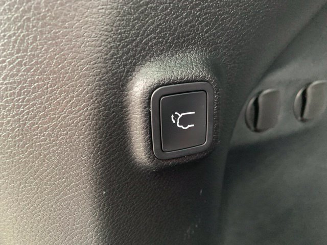 Used 2019 Jeep Cherokee Latitude Plus w/ Comfort/Convenience Group AWD/4WD image 6