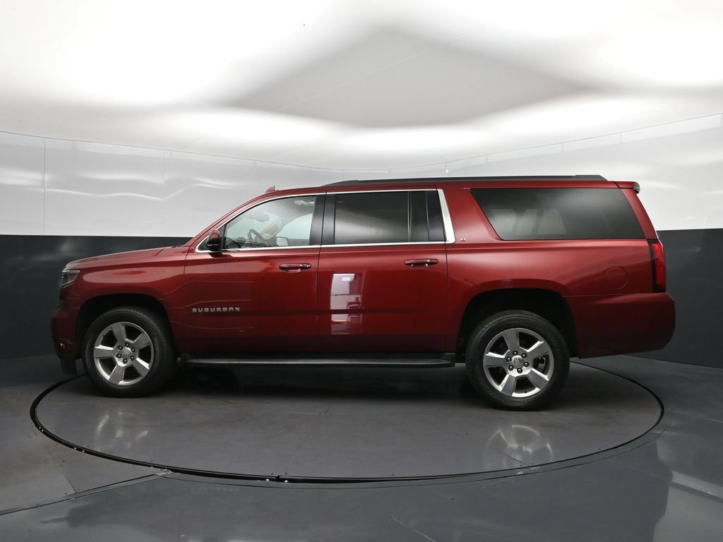 Used 2020 Chevrolet Suburban LT w/ Luxury Package RWD image 4