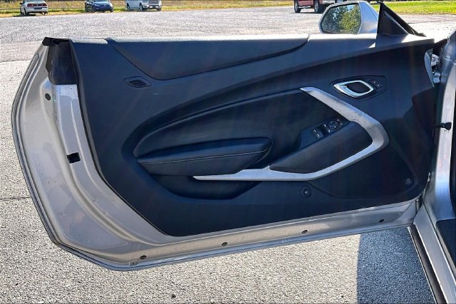 Used 2018 Chevrolet Camaro LT RWD image 19