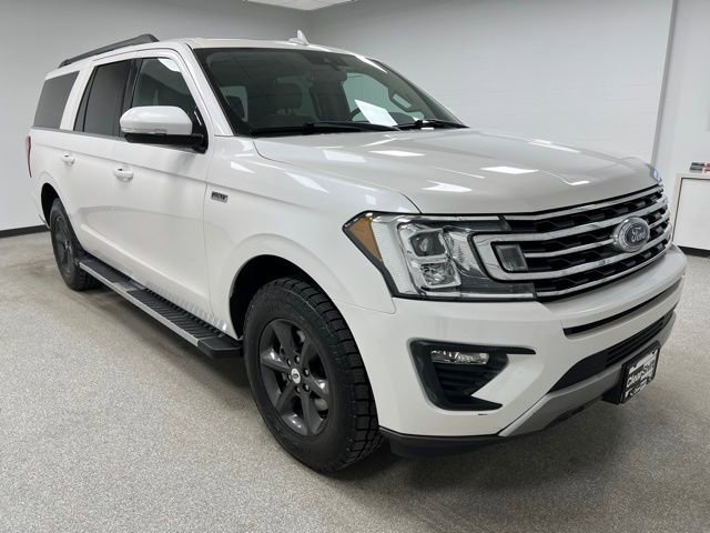 Used 2018 Ford Expedition Max XLT w/ Equipment Group 202A AWD/4WD image 2