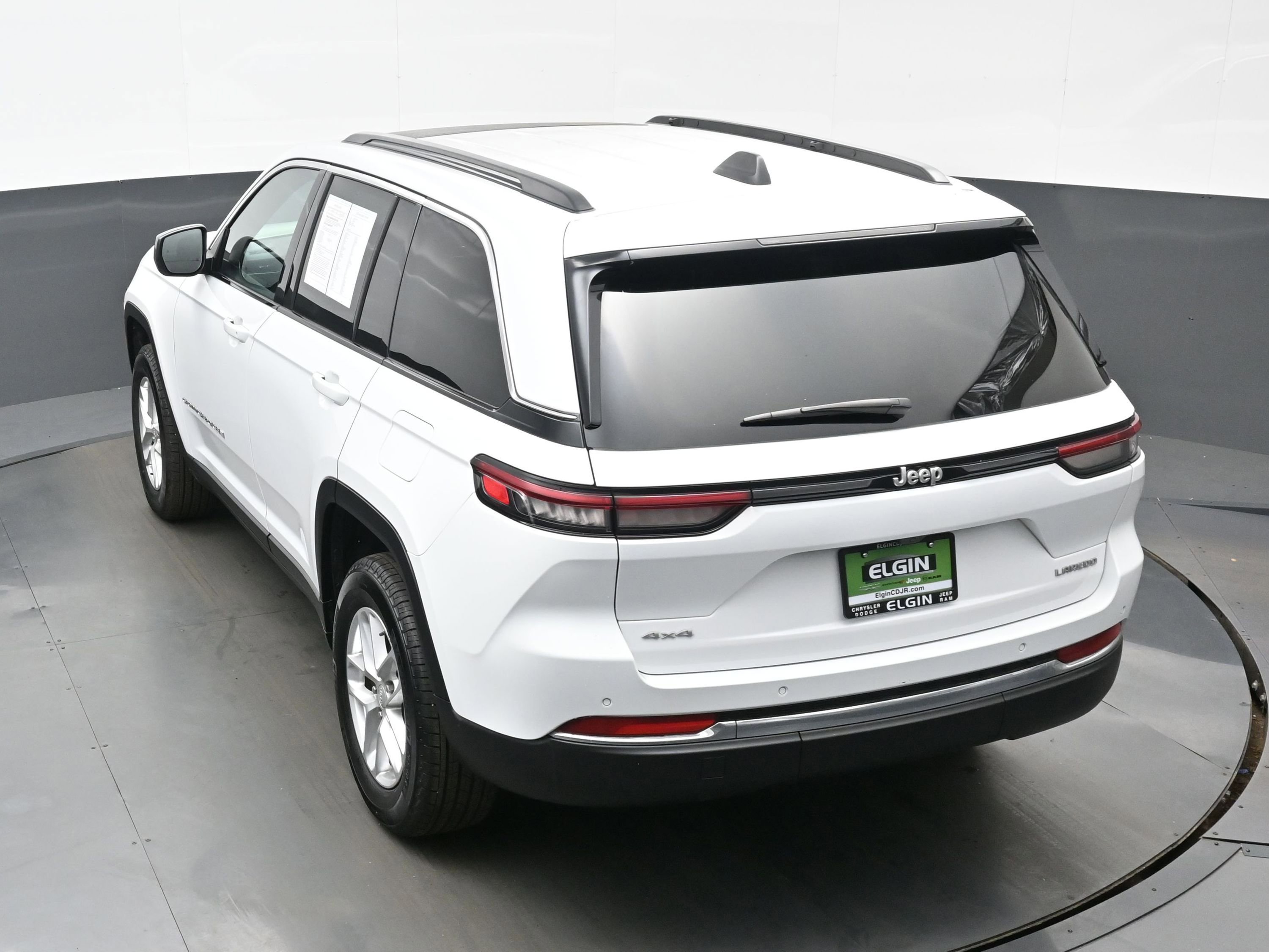 Used 2025 Jeep Grand Cherokee Laredo X w/ Luxury Tech Group I image 36