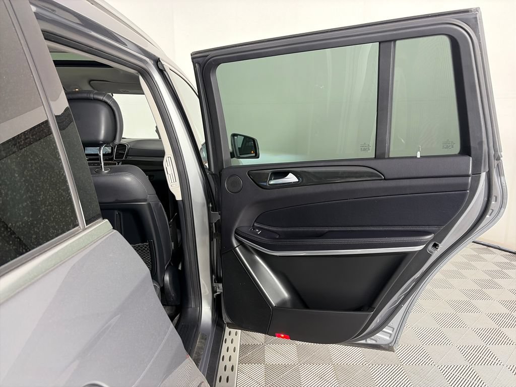 Used 2017 Mercedes-Benz GLS 550 4MATIC image 28