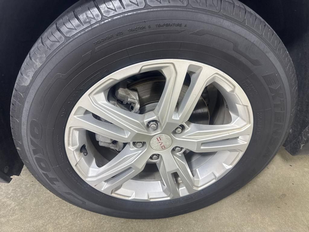 Used 2018 GMC Terrain SLE w/ Driver Convenience Package FWD image 14