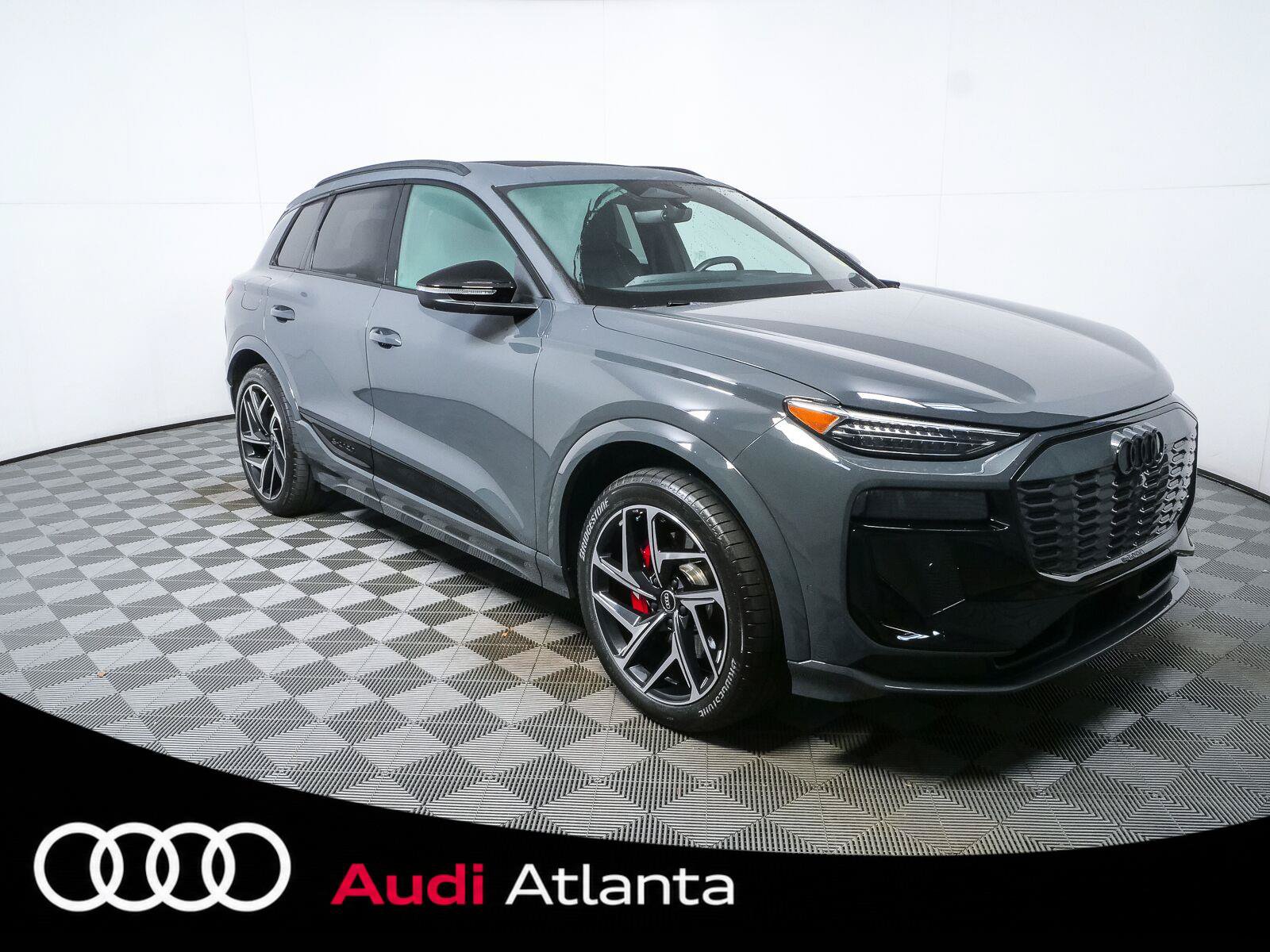 Used 2025 Audi SQ6 e-tron Prestige w/ 21" Black Optic Wheel Package AWD/4WD image 1