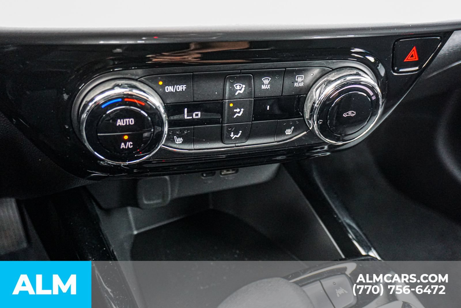 Used 2024 Chevrolet Trax LT w/ LT Convenience Package FWD image 44