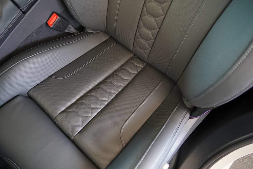 New 2026 BMW X5 M Competition w/ Executive Package AWD/4WD image 11
