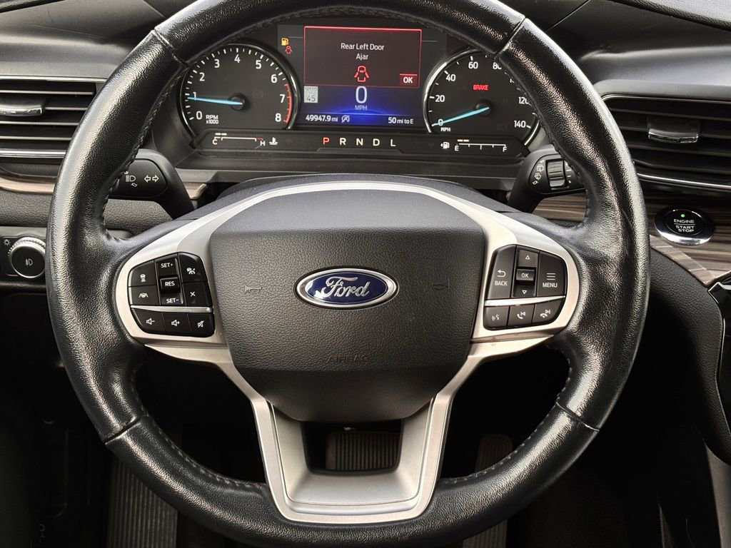 Used 2021 Ford Explorer Limited w/ Equipment Group 301A AWD/4WD image 9