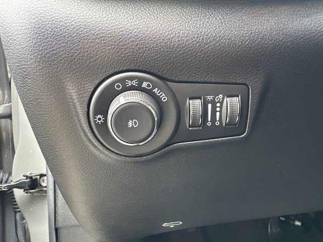 Used 2022 Jeep Compass Limited image 31