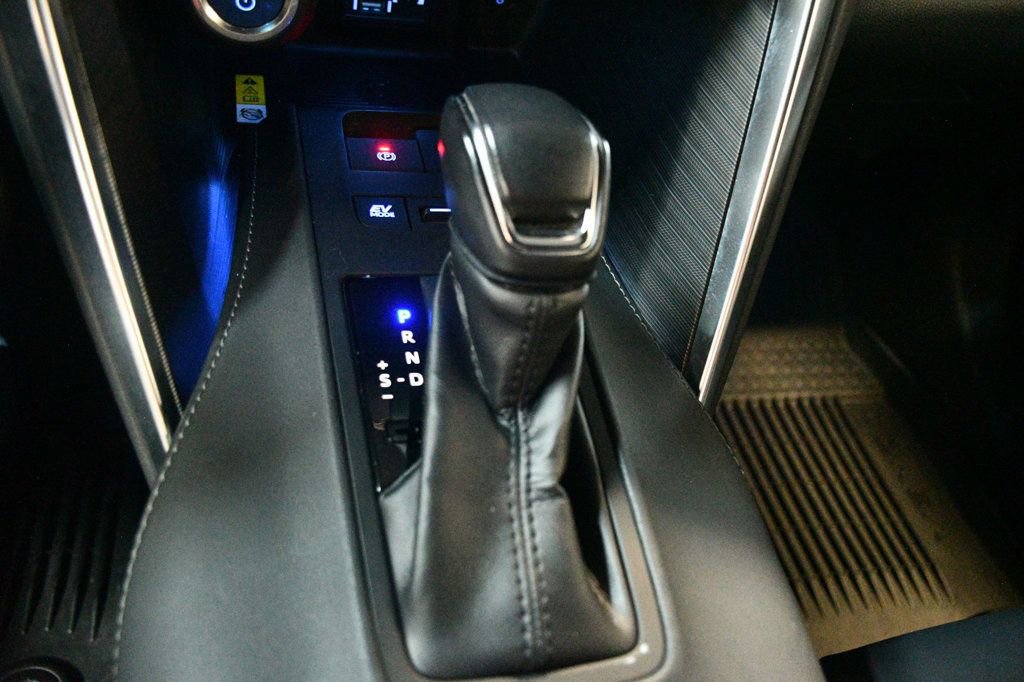 Used 2022 Toyota Venza XLE image 65