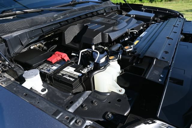 Used 2024 Nissan Titan SV AWD/4WD image 14
