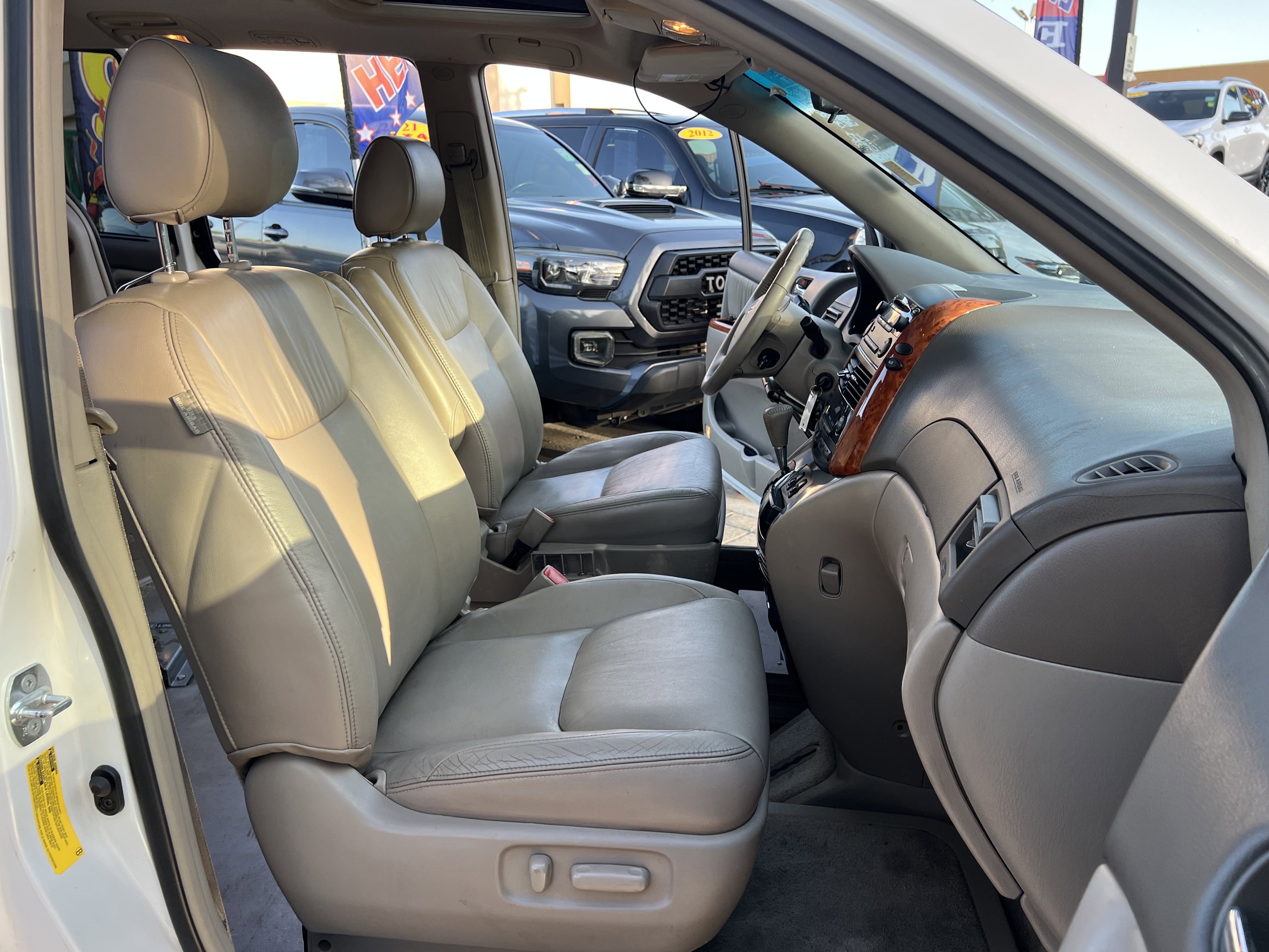 Used 2008 Toyota Sienna XLE image 18