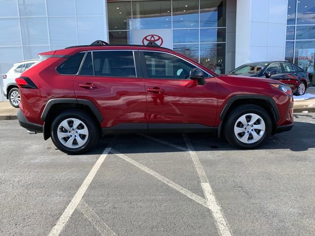 Used 2019 Toyota RAV4 LE w/ Carpet Mat Package video 2