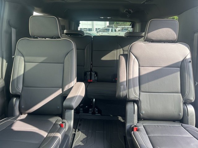 New 2025 Chevrolet Suburban Premier image 28