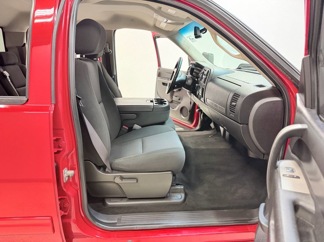 Used 2011 Chevrolet Silverado 3500 LT image 29