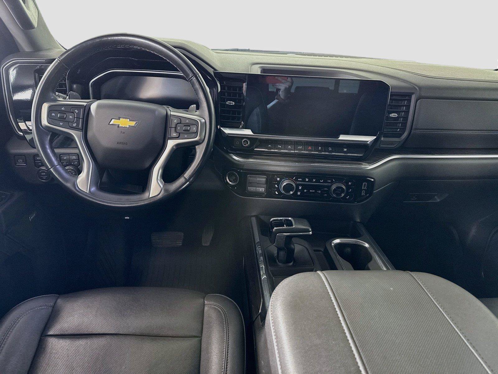 Used 2024 Chevrolet Silverado 1500 LTZ AWD/4WD image 2