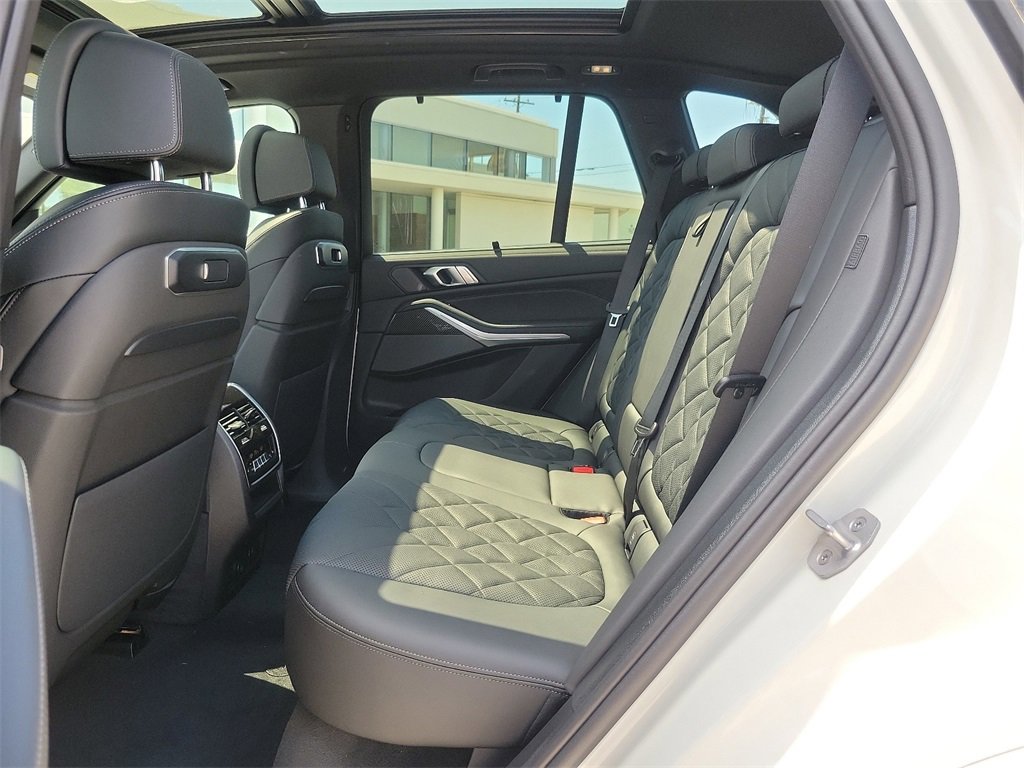 New 2025 BMW X5 M60i image 9