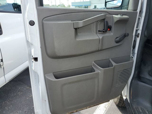 Used 2018 Chevrolet Express 2500 RWD image 19
