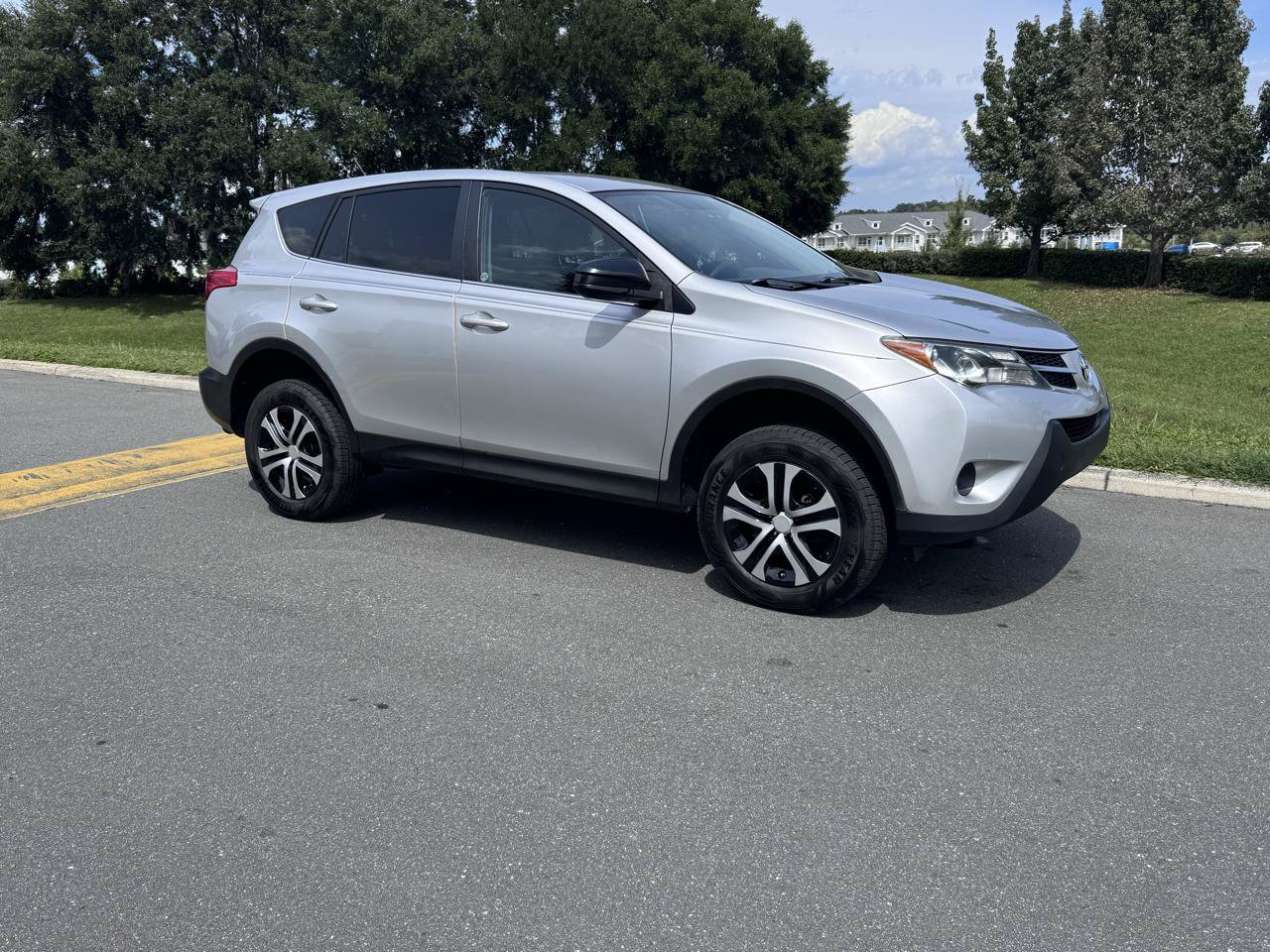 Used 2015 Toyota RAV4 LE AWD/4WD image 28