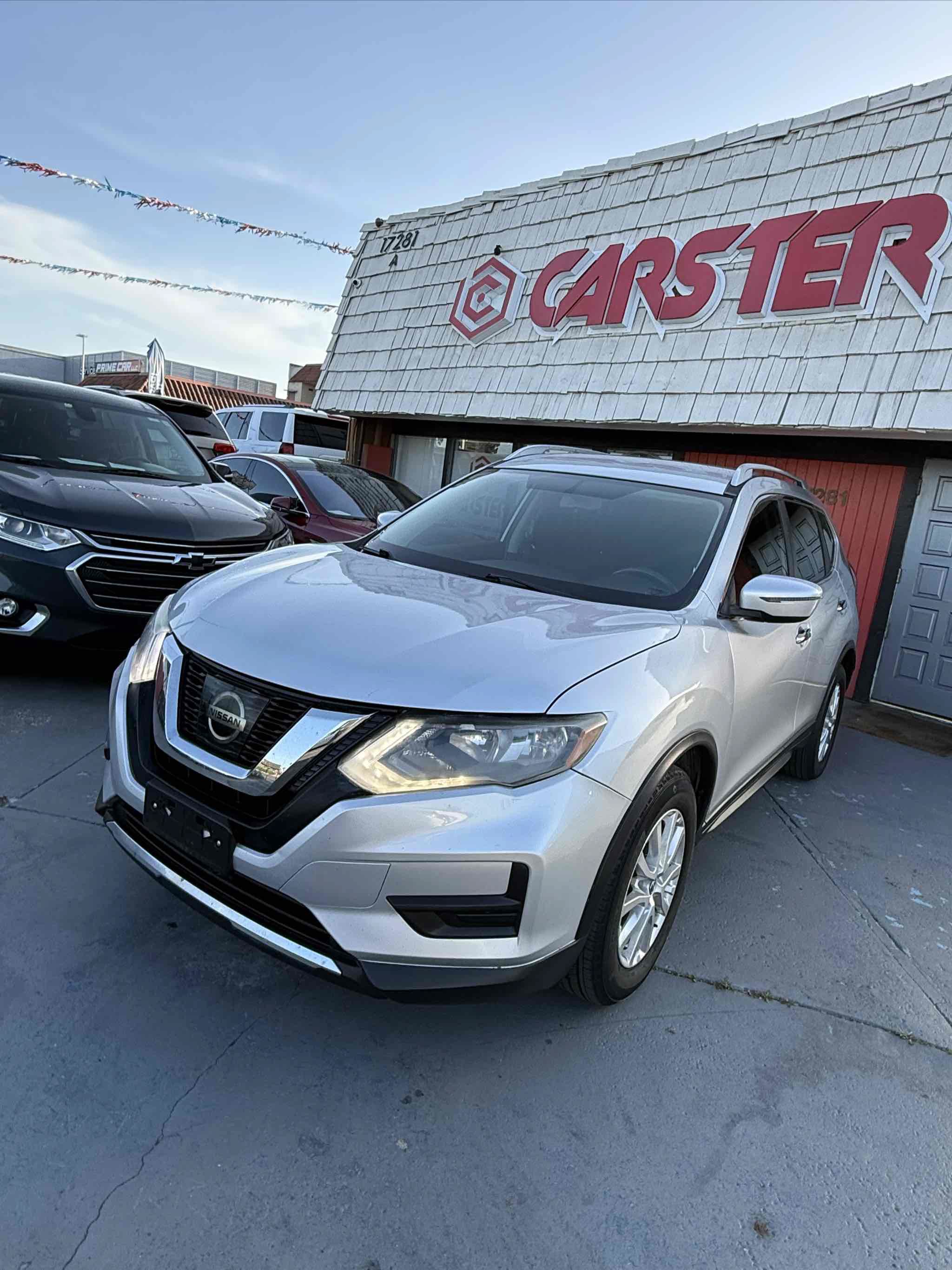 Used 2017 Nissan Rogue SV FWD image 21