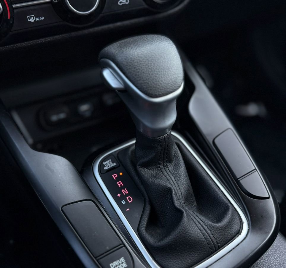 Used 2022 Kia Soul LX image 16