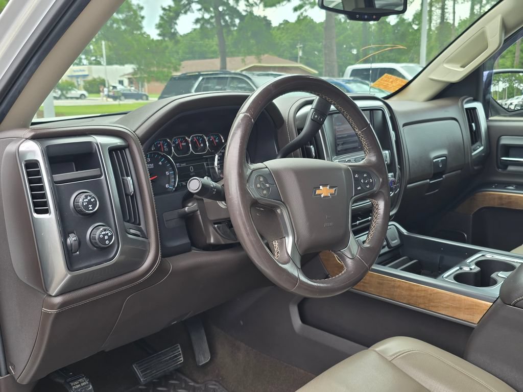 Used 2015 Chevrolet Silverado 1500 LTZ AWD/4WD image 12