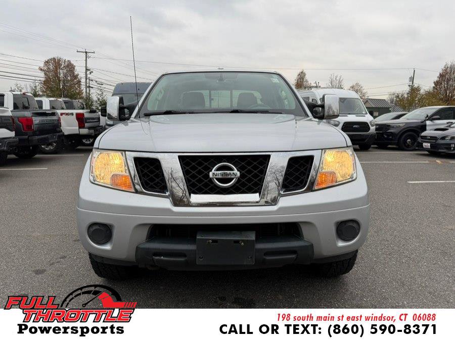 Used 2015 Nissan Frontier SV image 3