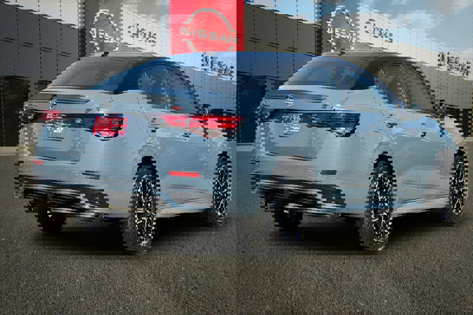 New 2025 Nissan Sentra SR video 3